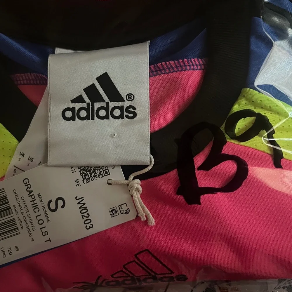 Adidas Graphic LO LS T Mens Small Pink New Jersey Style T-Shirt JW0203
